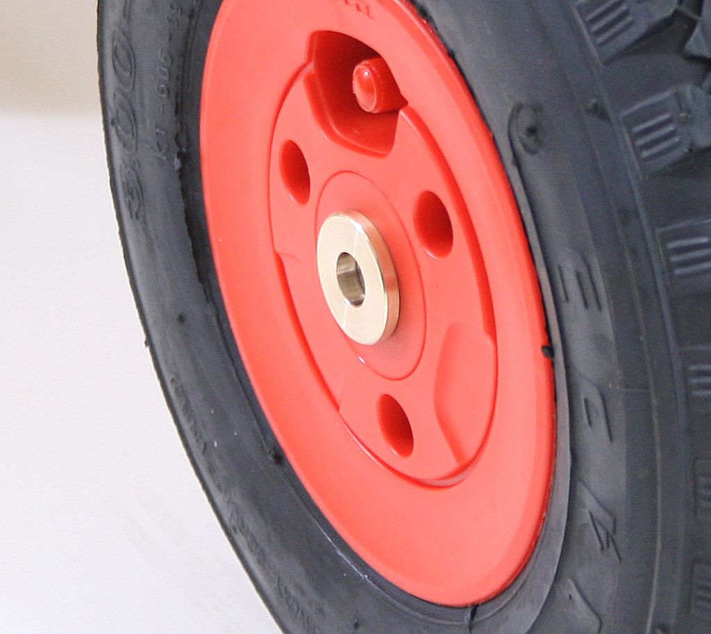 Bollerwagen Eckla Long Trailer pannensichere Bereifung mit festem Phenolharzaufbau wetterfest